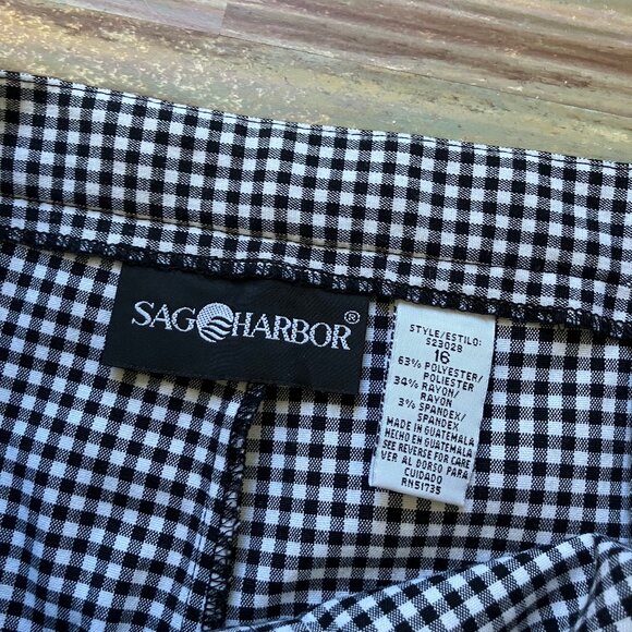Sag Harbor Black & White Gingham Cropped Capri Pants with Pockets - Picture 5 of 7